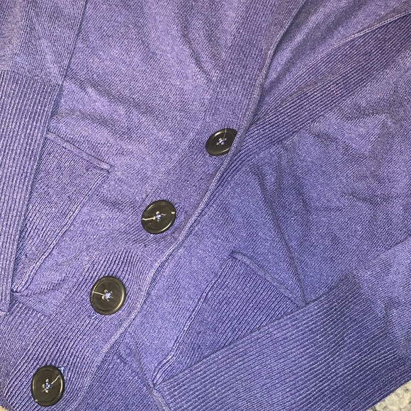 American Eagle sweater - Picture 2 of 2